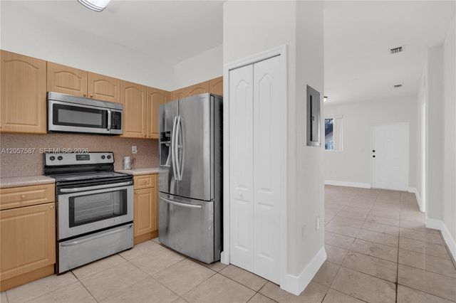 2815 SE 16th Ave 102, Homestead, FL 33035
