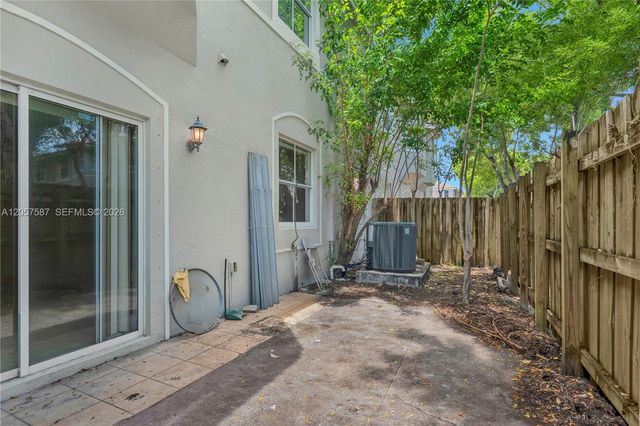 2815 SE 16th Ave 102, Homestead, FL 33035