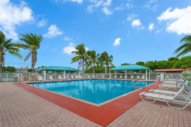 2815 SE 16th Ave 102, Homestead, FL 33035