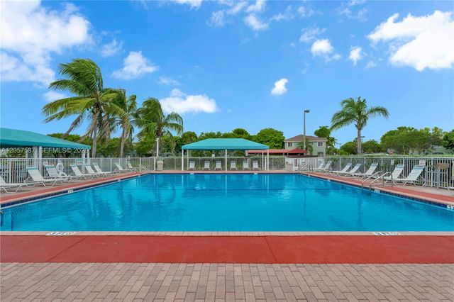 2815 SE 16th Ave 102, Homestead, FL 33035