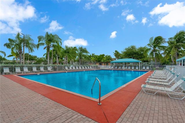 2815 SE 16th Ave 102, Homestead, FL 33035