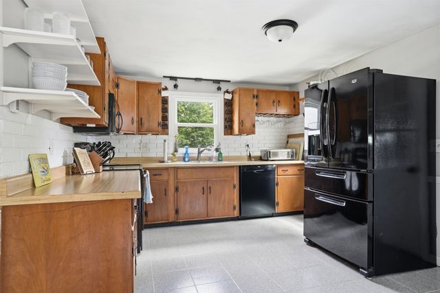 7 Wilmington Street, Nashua, NH 03062