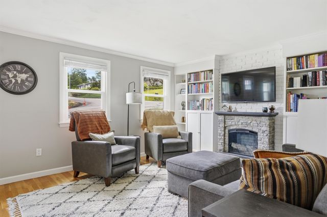 7 Wilmington Street, Nashua, NH 03062