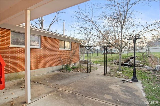 576 Clager Drive, Mehlville, MO 63125