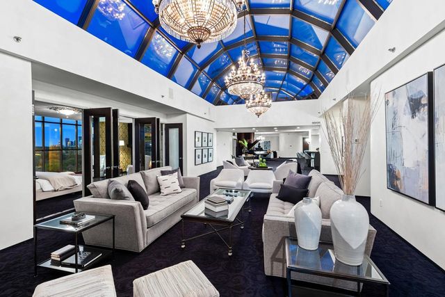 3145 Dean Court 1100, Minneapolis, MN 55416