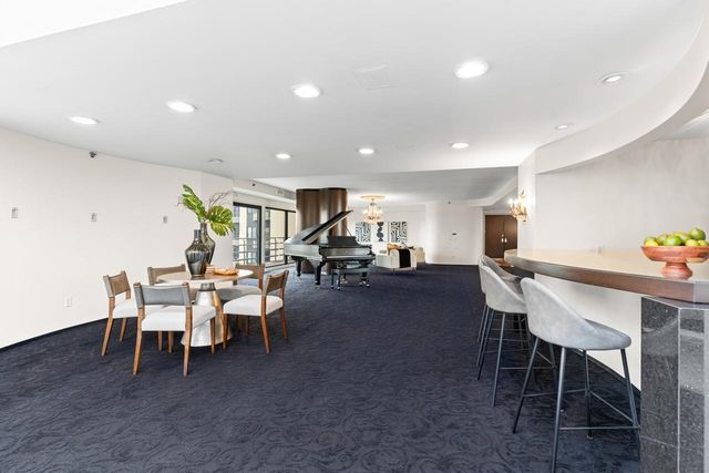 3145 Dean Court 1100, Minneapolis, MN 55416