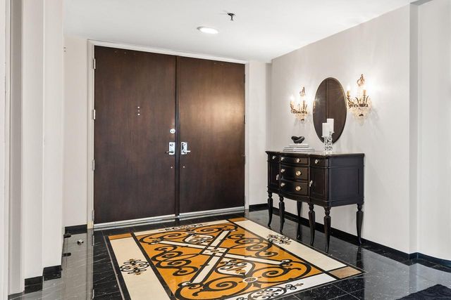 3145 Dean Court 1100, Minneapolis, MN 55416