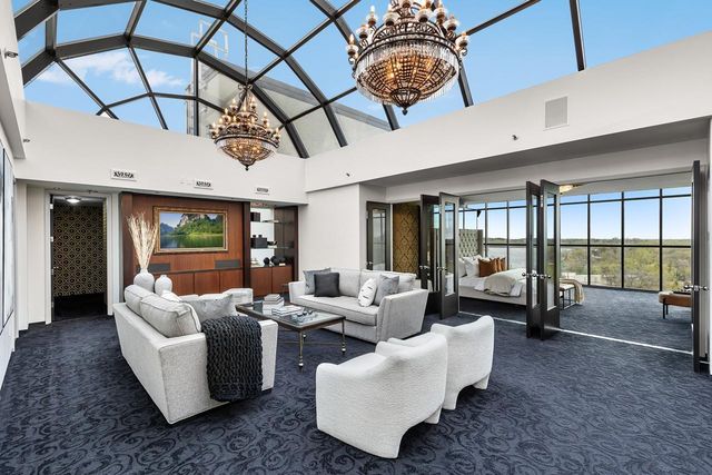 3145 Dean Court 1100, Minneapolis, MN 55416