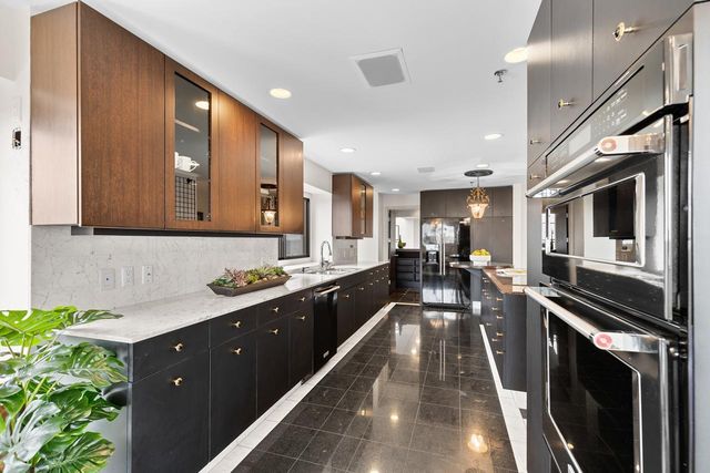 3145 Dean Court 1100, Minneapolis, MN 55416