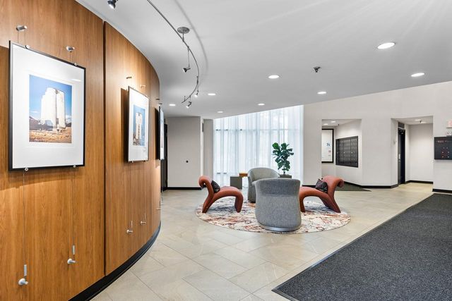 3145 Dean Court 1100, Minneapolis, MN 55416