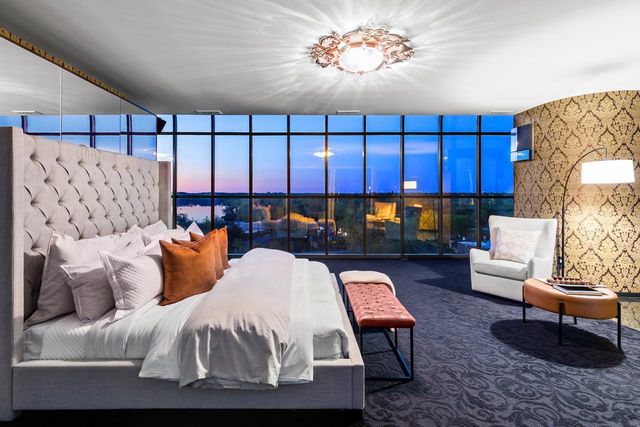 3145 Dean Court 1100, Minneapolis, MN 55416