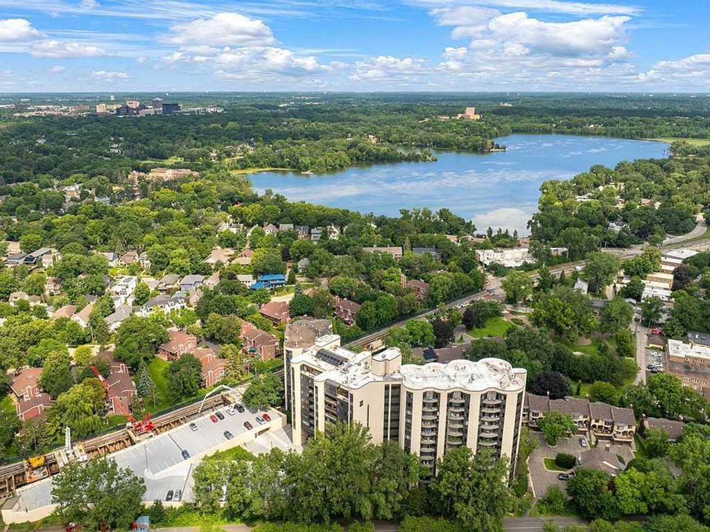 3145 Dean Court 1100, Minneapolis, MN 55416 — photo 2