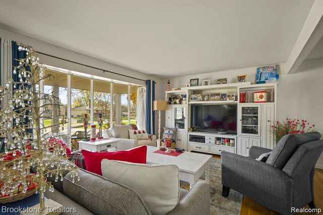 5069 Vincent Trail, Shelby Charter Township, MI 48316