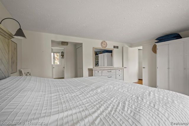 5069 Vincent Trail, Shelby Charter Township, MI 48316