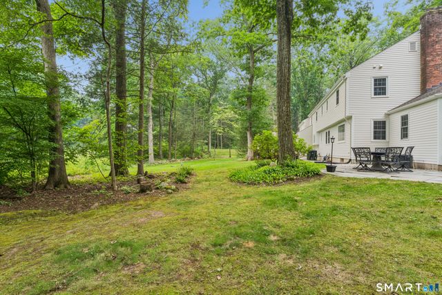 10 Metacomet Road, Farmington, CT 06032