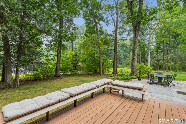 10 Metacomet Road, Farmington, CT 06032