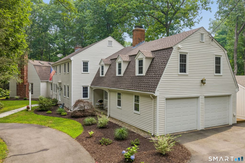 10 Metacomet Road, Farmington, CT 06032