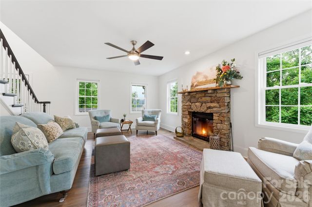 15 Racoon Point, Canton, NC 28716
