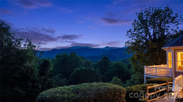 15 Racoon Point, Canton, NC 28716
