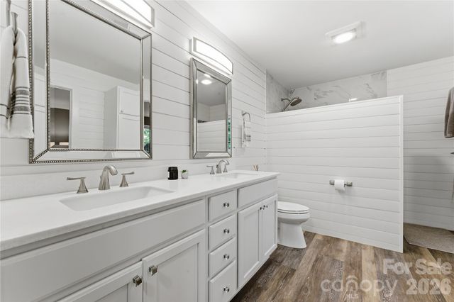 15 Racoon Point, Canton, NC 28716
