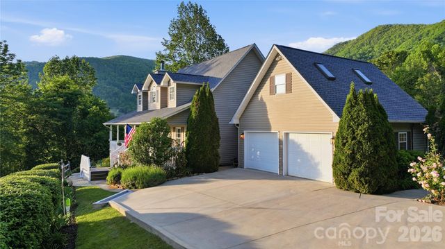 15 Racoon Point, Canton, NC 28716
