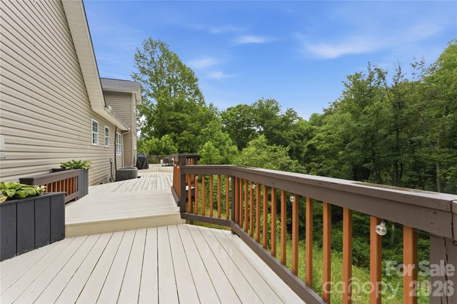 15 Racoon Point, Canton, NC 28716