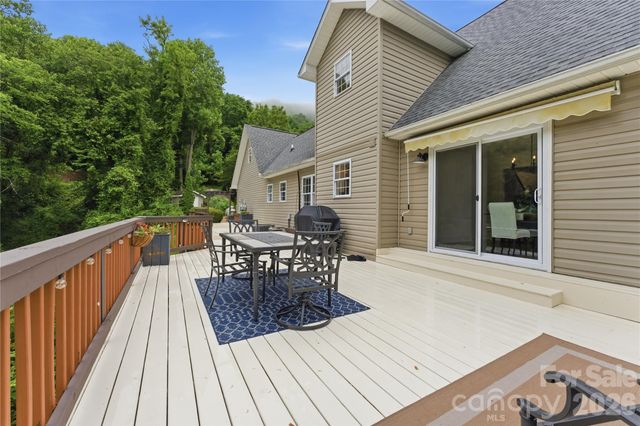 15 Racoon Point, Canton, NC 28716