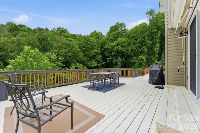15 Racoon Point, Canton, NC 28716