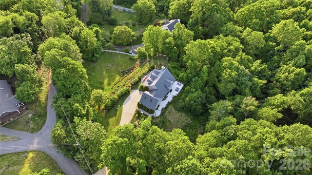 15 Racoon Point, Canton, NC 28716