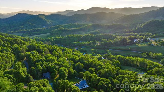15 Racoon Point, Canton, NC 28716