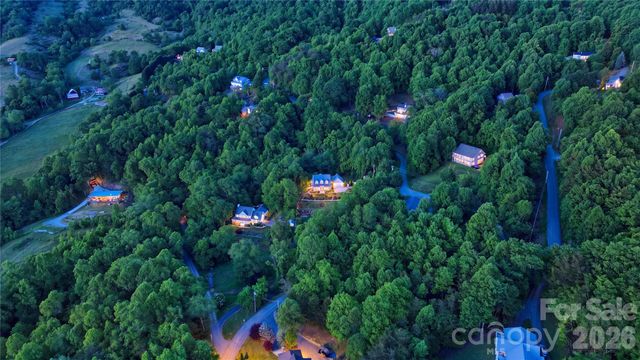 15 Racoon Point, Canton, NC 28716