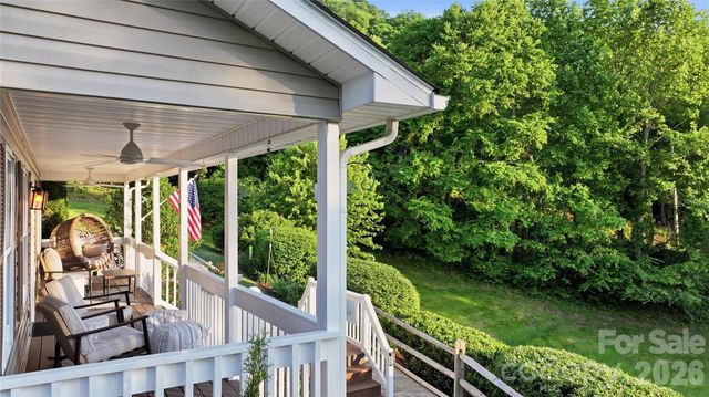 15 Racoon Point, Canton, NC 28716