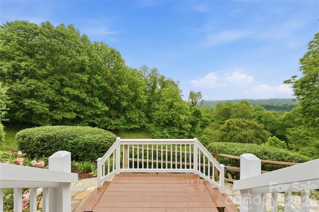 15 Racoon Point, Canton, NC 28716