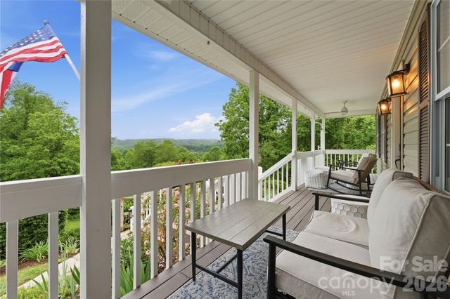 15 Racoon Point, Canton, NC 28716