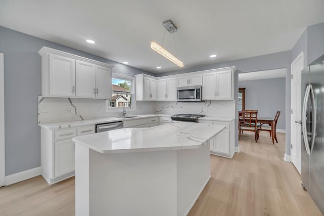 13217 Millbank Drive, Plainfield, IL 60585
