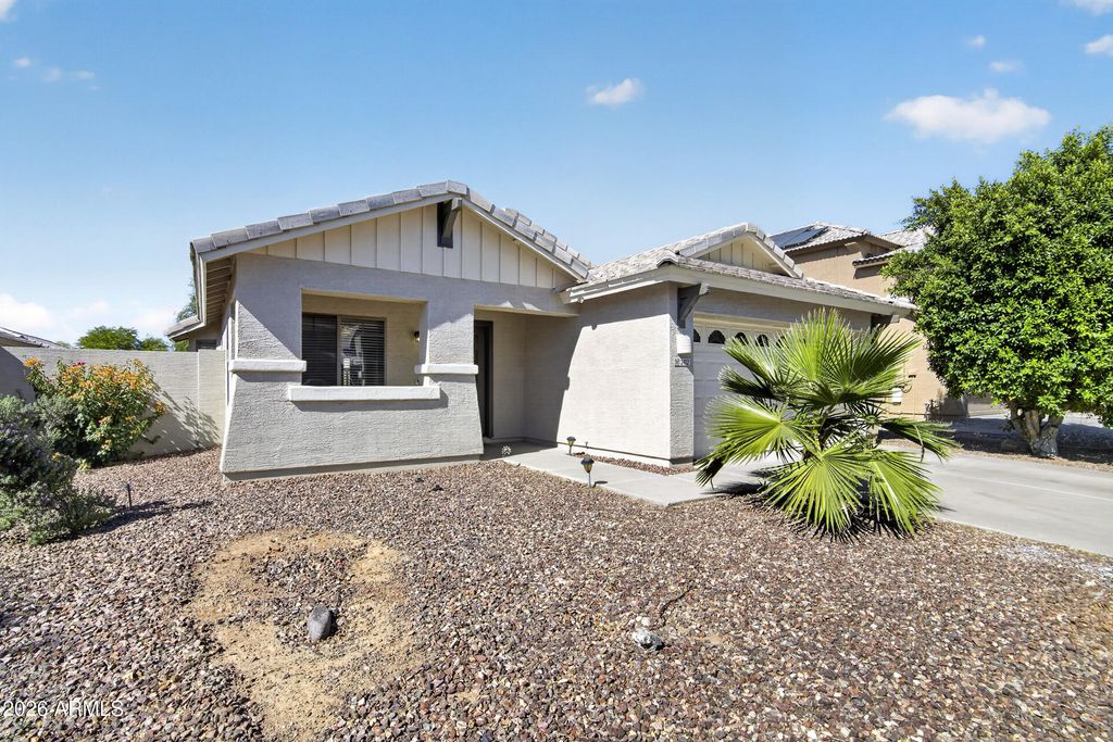 Image 1 of property listing at 2412 W SAINT KATERI Drive, Phoenix, AZ 85041