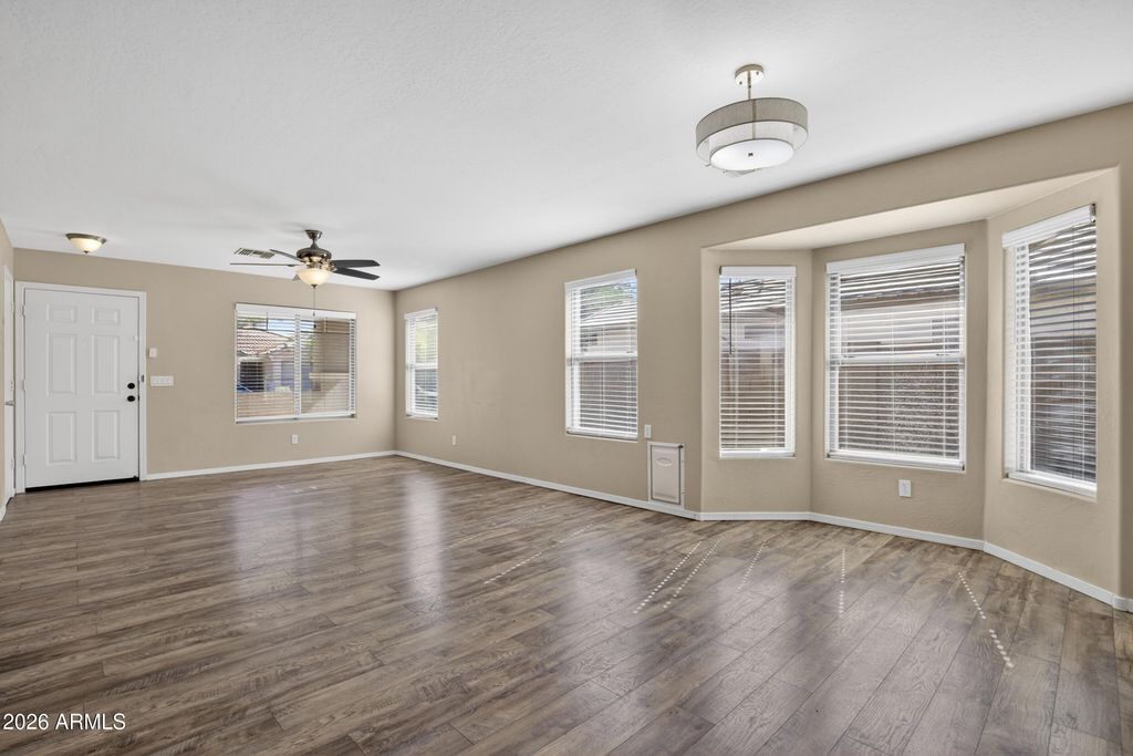 Image 11 of property listing at 2412 W SAINT KATERI Drive, Phoenix, AZ 85041