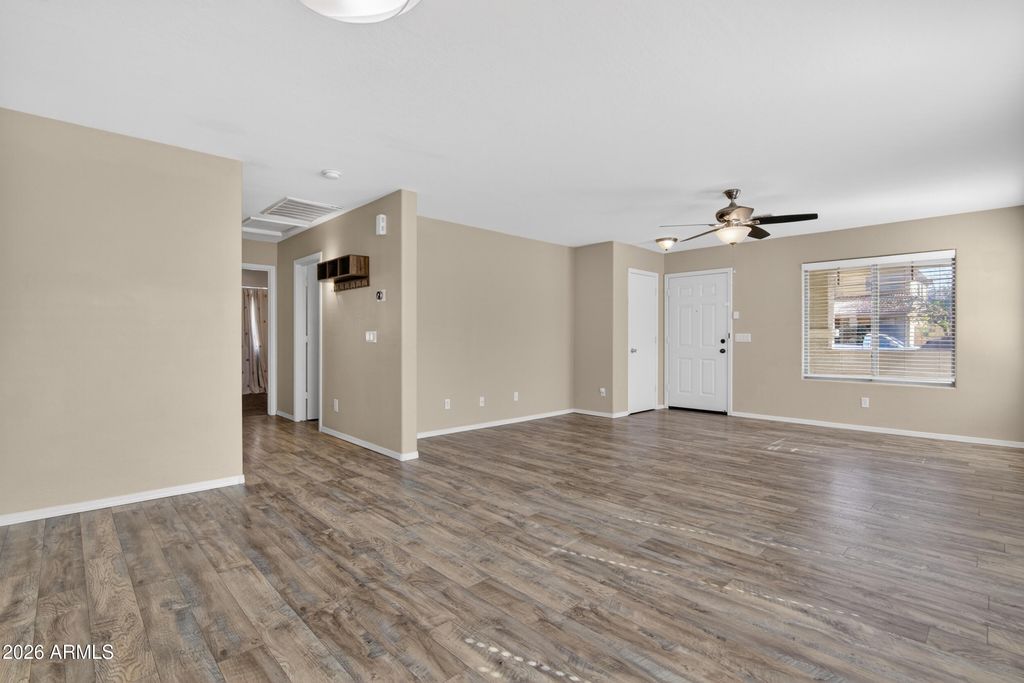 Image 13 of property listing at 2412 W SAINT KATERI Drive, Phoenix, AZ 85041