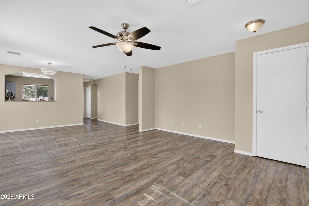 Image 14 of property listing at 2412 W SAINT KATERI Drive, Phoenix, AZ 85041