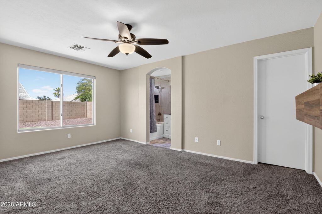 Image 17 of property listing at 2412 W SAINT KATERI Drive, Phoenix, AZ 85041