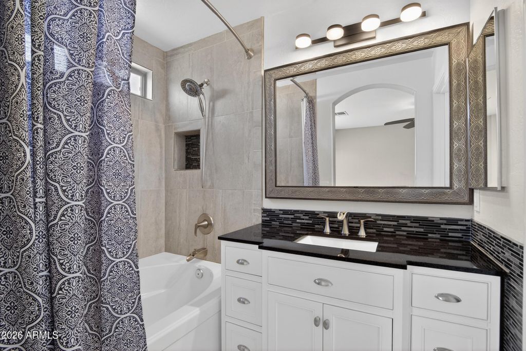 Image 21 of property listing at 2412 W SAINT KATERI Drive, Phoenix, AZ 85041