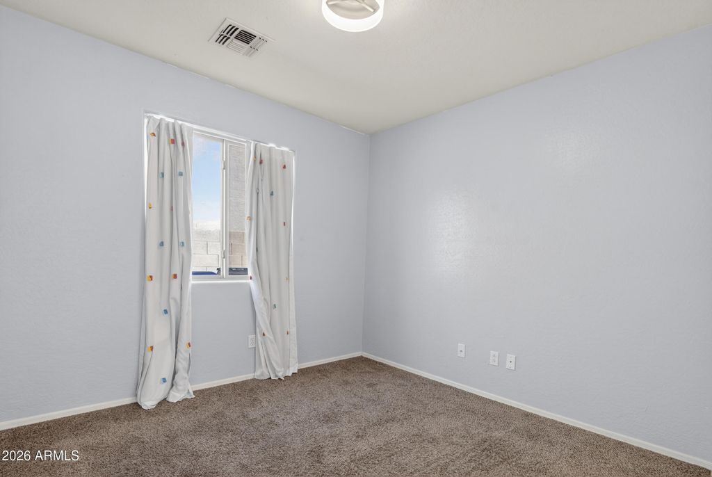 Image 25 of property listing at 2412 W SAINT KATERI Drive, Phoenix, AZ 85041