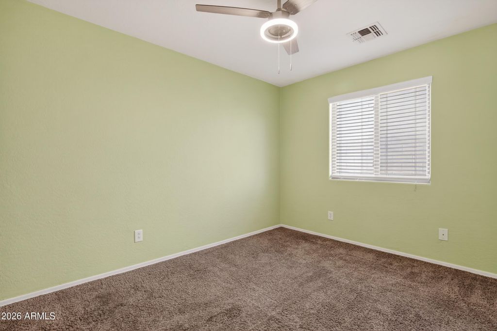 Image 27 of property listing at 2412 W SAINT KATERI Drive, Phoenix, AZ 85041