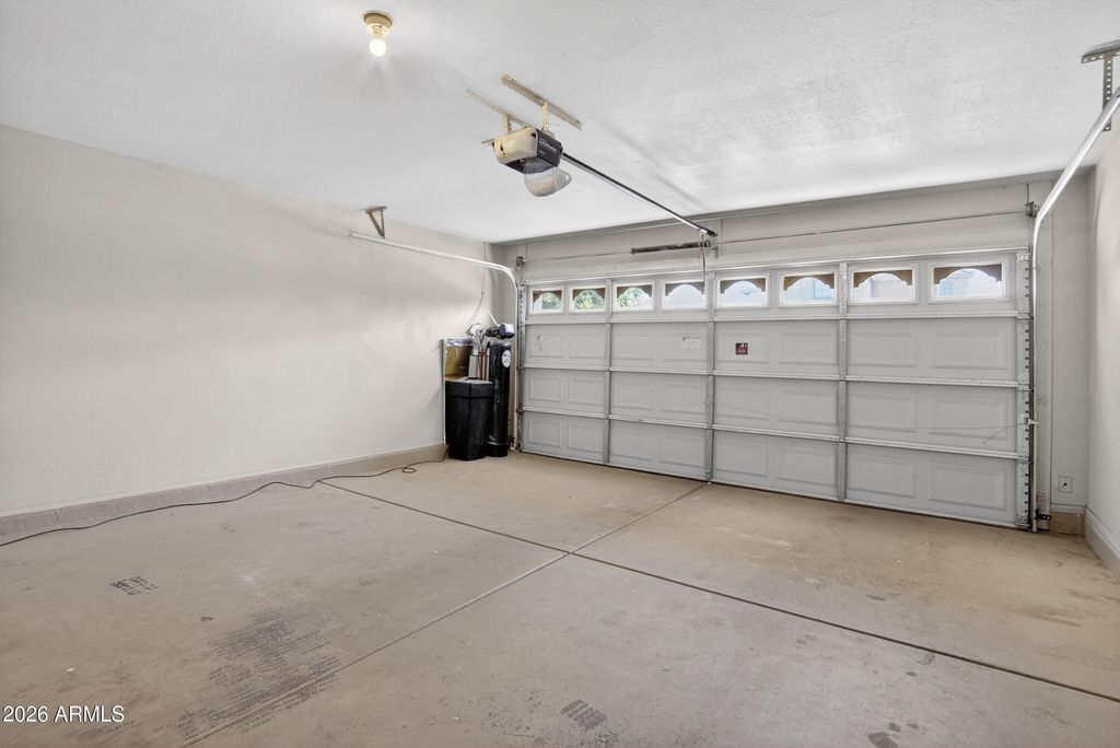 Image 32 of property listing at 2412 W SAINT KATERI Drive, Phoenix, AZ 85041