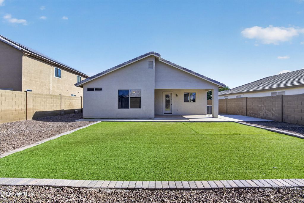 Image 35 of property listing at 2412 W SAINT KATERI Drive, Phoenix, AZ 85041