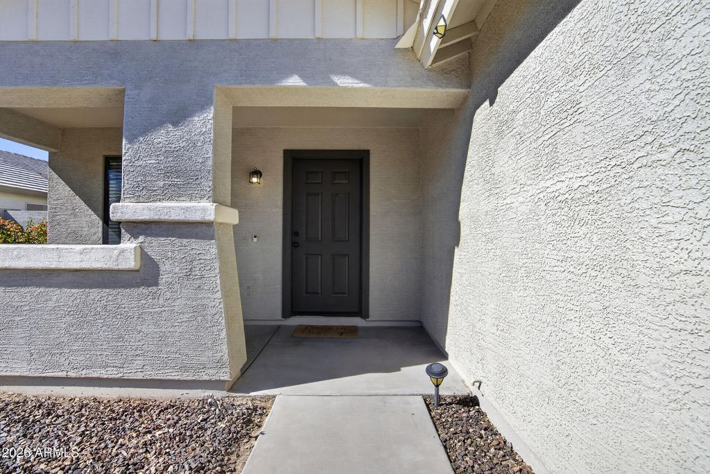 Image 4 of property listing at 2412 W SAINT KATERI Drive, Phoenix, AZ 85041