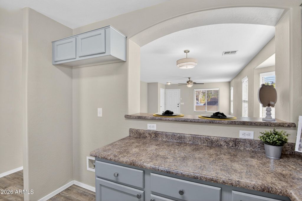 Image 9 of property listing at 2412 W SAINT KATERI Drive, Phoenix, AZ 85041