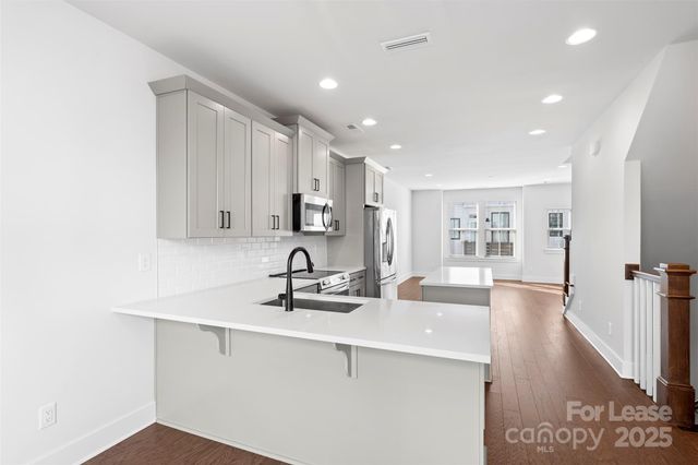 1126 Pegram Crossing Drive, Charlotte, NC 28205