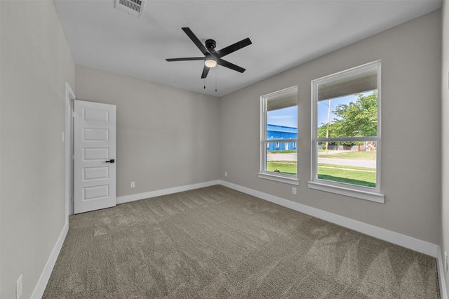225 Nw 16th Street, Grand Prairie, TX 75050
