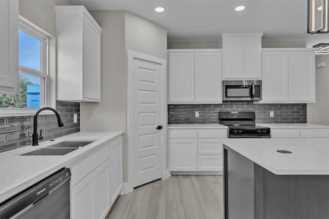 225 Nw 16th Street, Grand Prairie, TX 75050